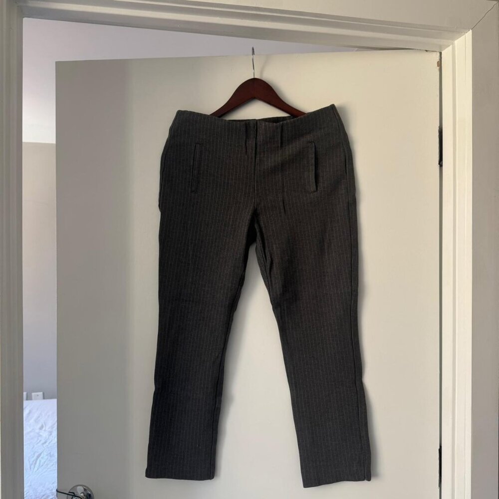 Chico’s grey pinstripe straight leg trousers with waist band